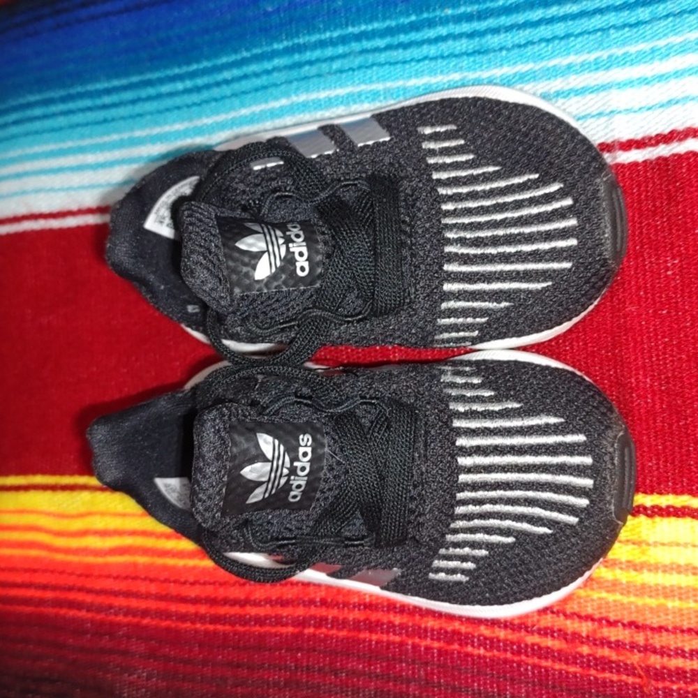 Adidas Swift Run Lace-Up Sneakers Black Silver Toddler's US Size 4K